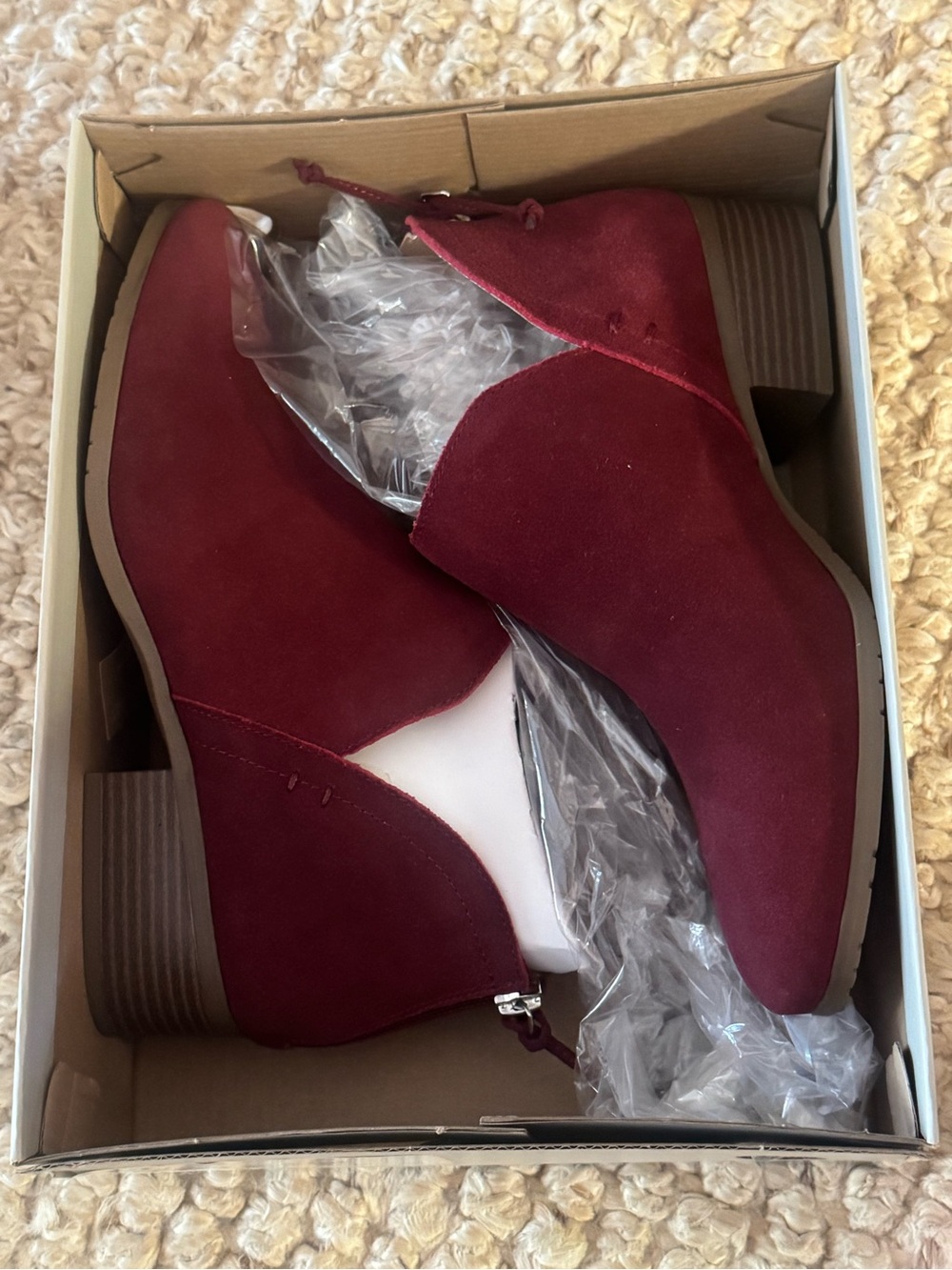 Kenneth Cole Size 9Women's Burgundy Suede Ankle Booties - Elegant Everyday Style